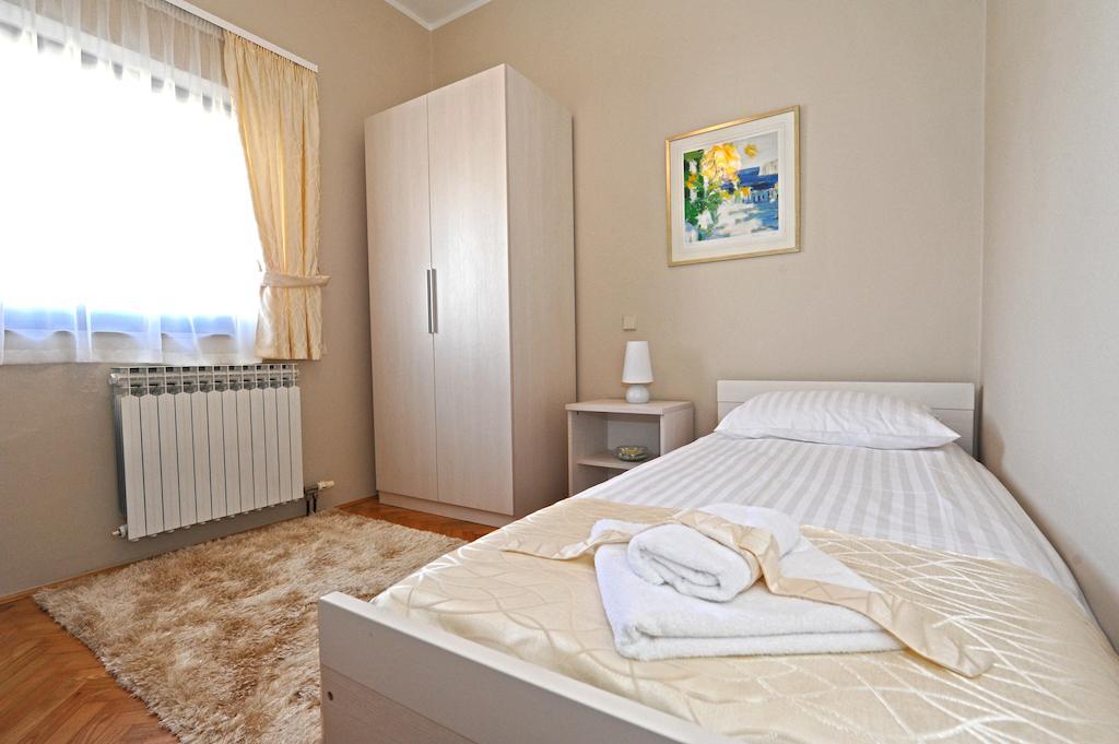 Apartments Villa Violet Zadar Rum bild